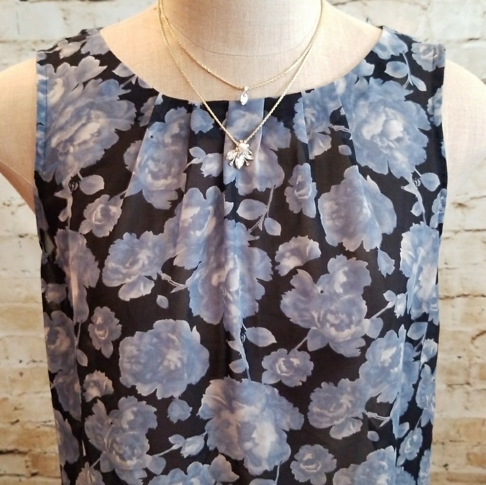 ▪Loft ▪💙Blue💙 Floral Sleeveless Top